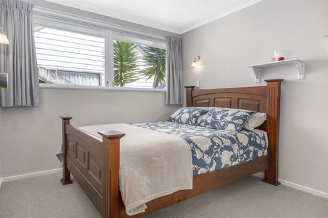 Photo of property in 37 Ernest Street, Ranui, Porirua, 5024