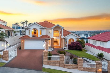 Photo of property in 35 Mccahill Views, Botany Downs, Auckland, 2010