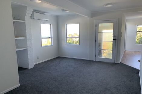 Photo of property in 17 Oku Street, Island Bay, Wellington, 6023