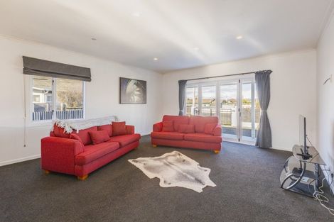 Photo of property in 3 Francis Drake Street, Waipukurau, 4200