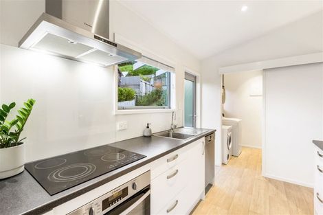 Photo of property in 7 William Bayes Place, Red Beach, 0932