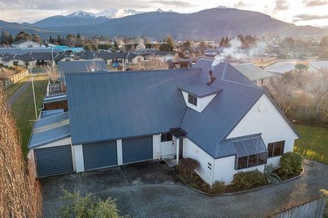 Photo of property in 8 Melland Place, Te Anau, 9600