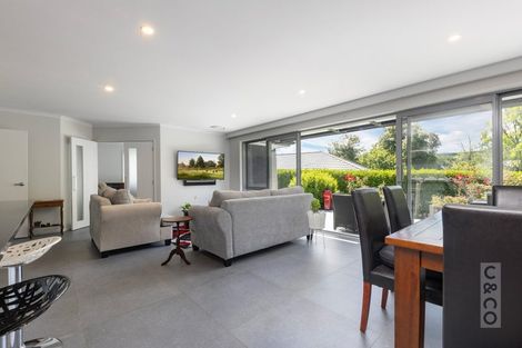 Photo of property in 4 School Road, Riverhead, 0820