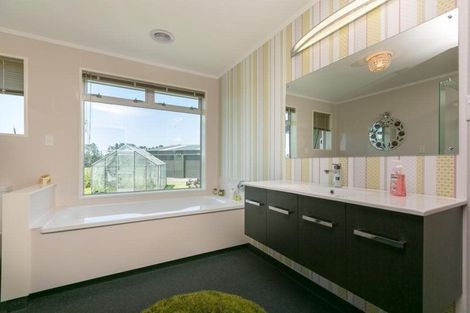 Photo of property in 2599 Mountain Road, Tariki, Stratford, 4394