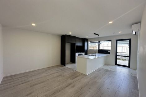 Photo of property in 15b Poruru Close, Papakura, 2110