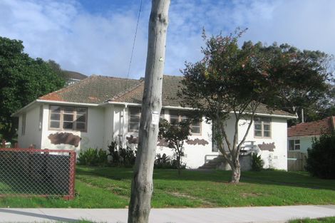 Photo of property in 70 Mungavin Avenue, Ranui, Porirua, 5024