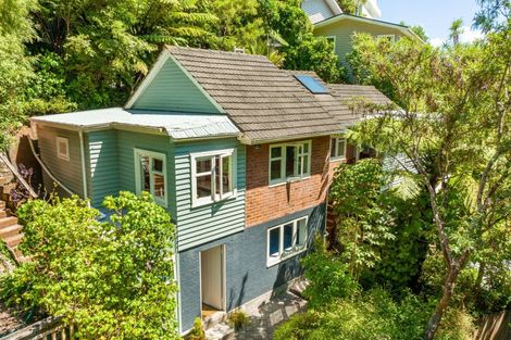 Photo of property in 3 Waitohu Road, York Bay, Lower Hutt, 5013