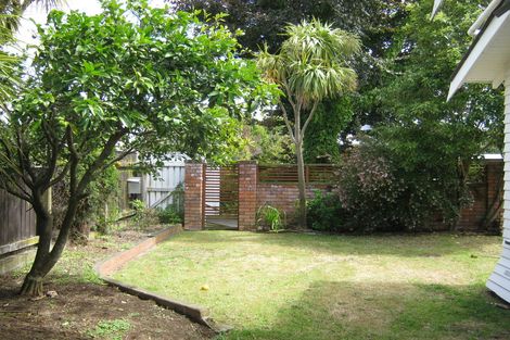 Photo of property in 19 Kowhai Avenue, Palmerston North, 4410