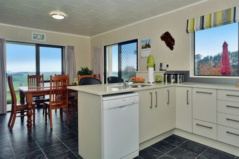 Photo of property in 1568a Old Coach Road, Pukehina, 3186