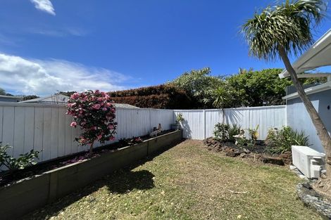 Photo of property in 2/81 Gribblehirst Road, Sandringham, Auckland, 1025