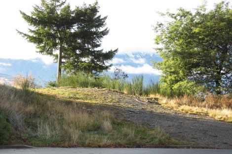 Photo of property in 13 Whitbourn Place, Fernhill, Queenstown, 9300