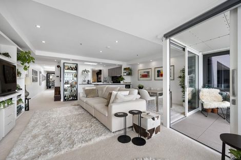 Photo of property in 10/318 Oriental Parade, Oriental Bay, Wellington, 6011