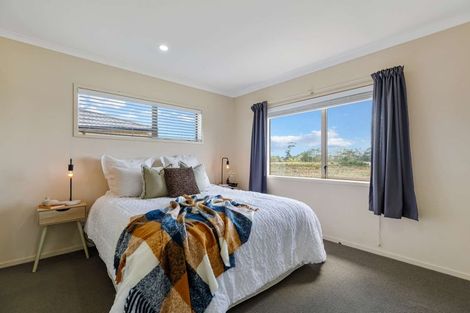 Photo of property in 34 Aitkenhead Court, Parakai, 0830