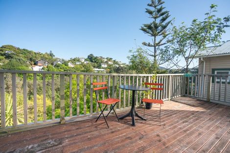 Photo of property in 58 Fairview Crescent, Kelburn, Wellington, 6012