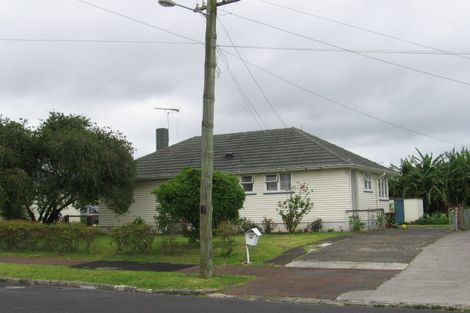 Photo of property in 12 Tuakiri Street, Point England, Auckland, 1072