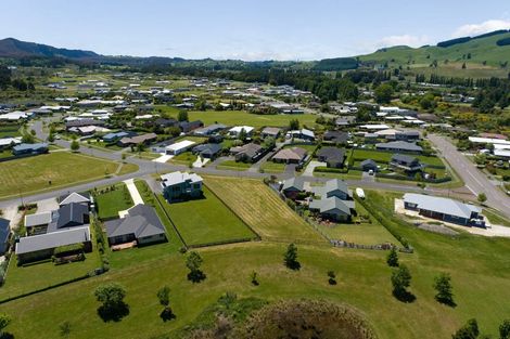 Photo of property in 84 Montgomery Crescent, Kinloch, Taupo, 3377