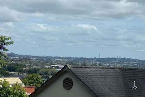 Photo of property in 73 Highland Park Drive, Botany Downs, Auckland, 2010