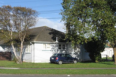 Photo of property in 2 Seddon Street, Naenae, Lower Hutt, 5011