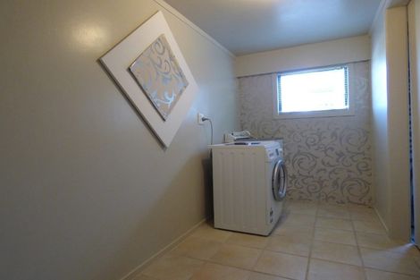 Photo of property in 2a Korotaha Terrace, Rothesay Bay, Auckland, 0630