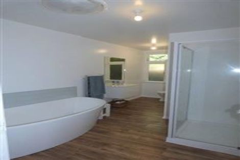 Photo of property in 70 Pembroke Road, Northland, Wellington, 6012