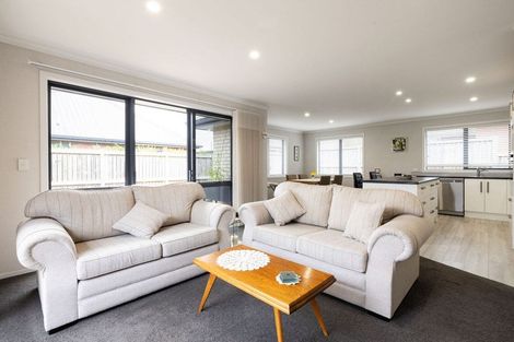 Photo of property in 5 Clifford Close, Leamington, Cambridge, 3432