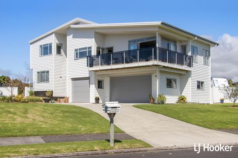 Photo of property in 17 Athenree Heights, Athenree, Waihi Beach, 3177