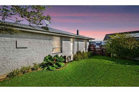 Photo of property in 2/59 Winters Road, Redwood, Christchurch, 8051