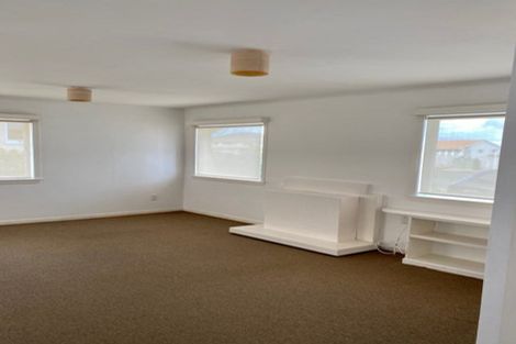 Photo of property in 12 Williamson Avenue, Belmont, Auckland, 0622