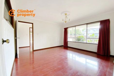 Photo of property in 11 Ravenstone Place, Chatswood, Auckland, 0626