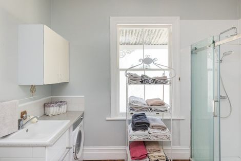 Photo of property in 89 Bridge Street, Bulls, 4818