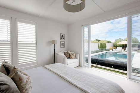 Photo of property in 12 Sandpiper Avenue, Point Wells, 0986