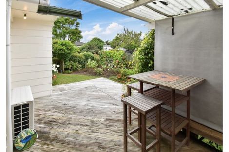 Photo of property in 14 Adel Place, Weymouth, Auckland, 2103