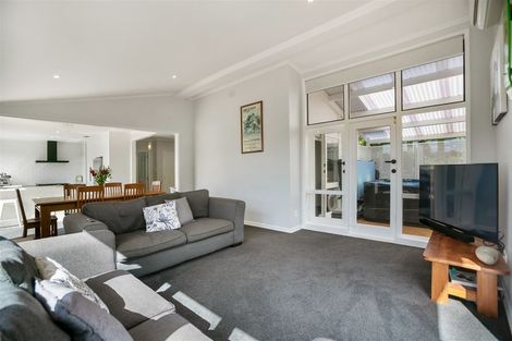 Photo of property in 38a Colmar Road, Mellons Bay, Auckland, 2014