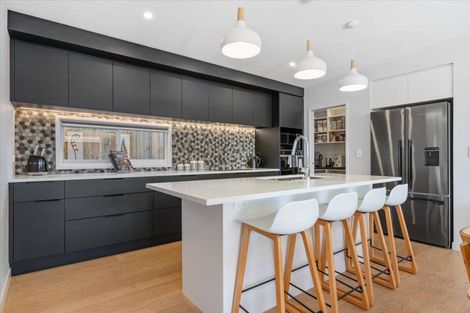 Photo of property in 2 Laing Place, Otumoetai, Tauranga, 3110