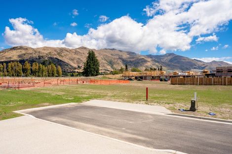 Photo of property in 4 Raspberry Close, Wanaka, 9382