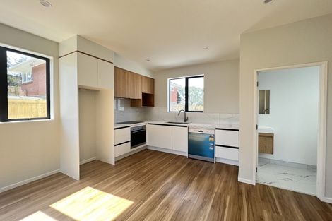 Photo of property in 1 Camelot Place, Glenfield, Auckland, 0629