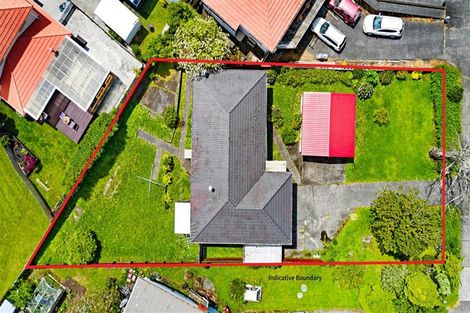 Photo of property in 176 Edmonton Road, Te Atatu South, Auckland, 0610