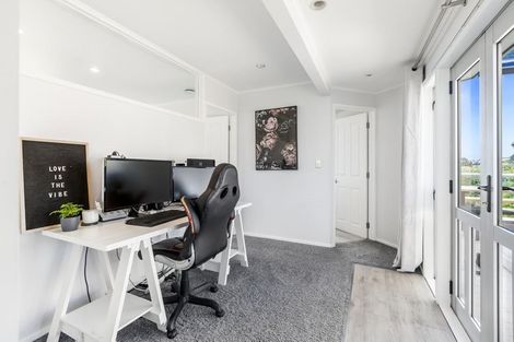 Photo of property in 1301 Whangaparaoa Road, Army Bay, Whangaparaoa, 0930