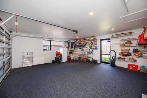 Photo of property in 35 Chestnut Close, Kelvin Grove, Palmerston North, 4414