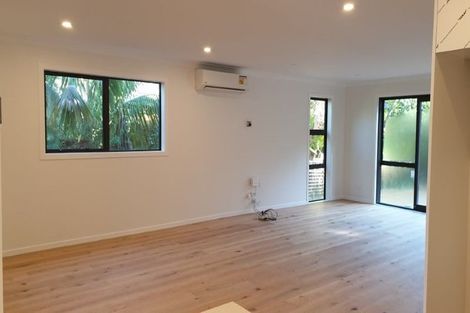 Photo of property in 210b Forrest Hill Road, Forrest Hill, Auckland, 0620
