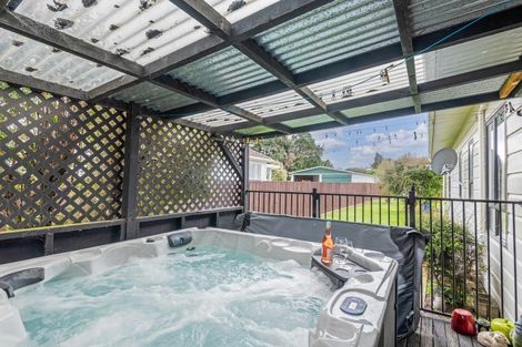 Photo of property in 9 Amelia Street, Woodville, 4920