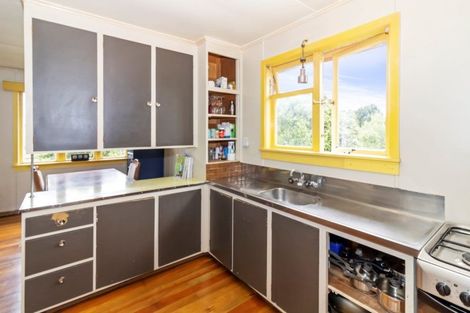 Photo of property in 73 Bayly Road, Blagdon, New Plymouth, 4310