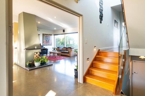 Photo of property in 2 Cobden Road, Bluff Hill, Napier, 4110