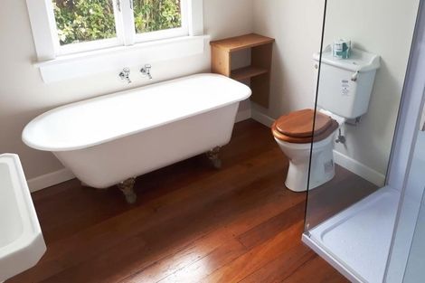 Photo of property in 22 Bulteel Street, New Plymouth, 4310