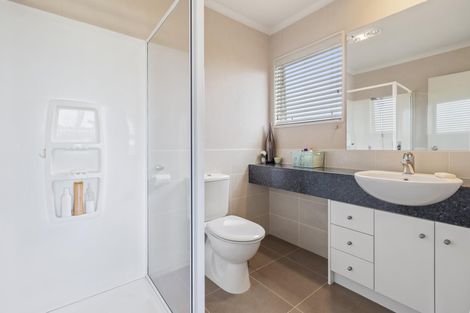 Photo of property in 54 Aberdeen Crescent, Wattle Downs, Auckland, 2103