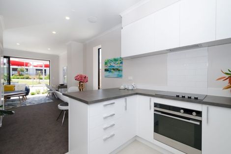 Photo of property in 4/89 Hobsonville Point Road, Hobsonville, Auckland, 0616