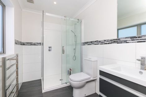 Photo of property in 90 Endeavour Drive, Whitby, Porirua, 5024