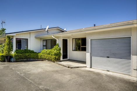 Photo of property in 2/802 Victoria Street, Parkvale, Hastings, 4122