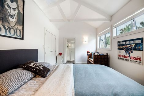 Photo of property in 5 Holiday Road, Milford, Auckland, 0620