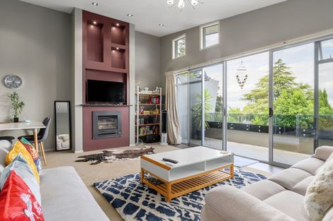 Photo of property in 21e Ruakiwi Road, Hamilton Lake, Hamilton, 3204